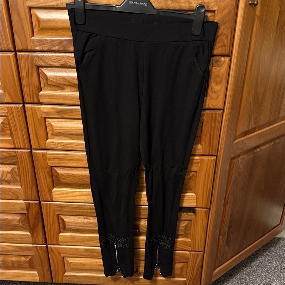 Black Leggings with Lace Hem